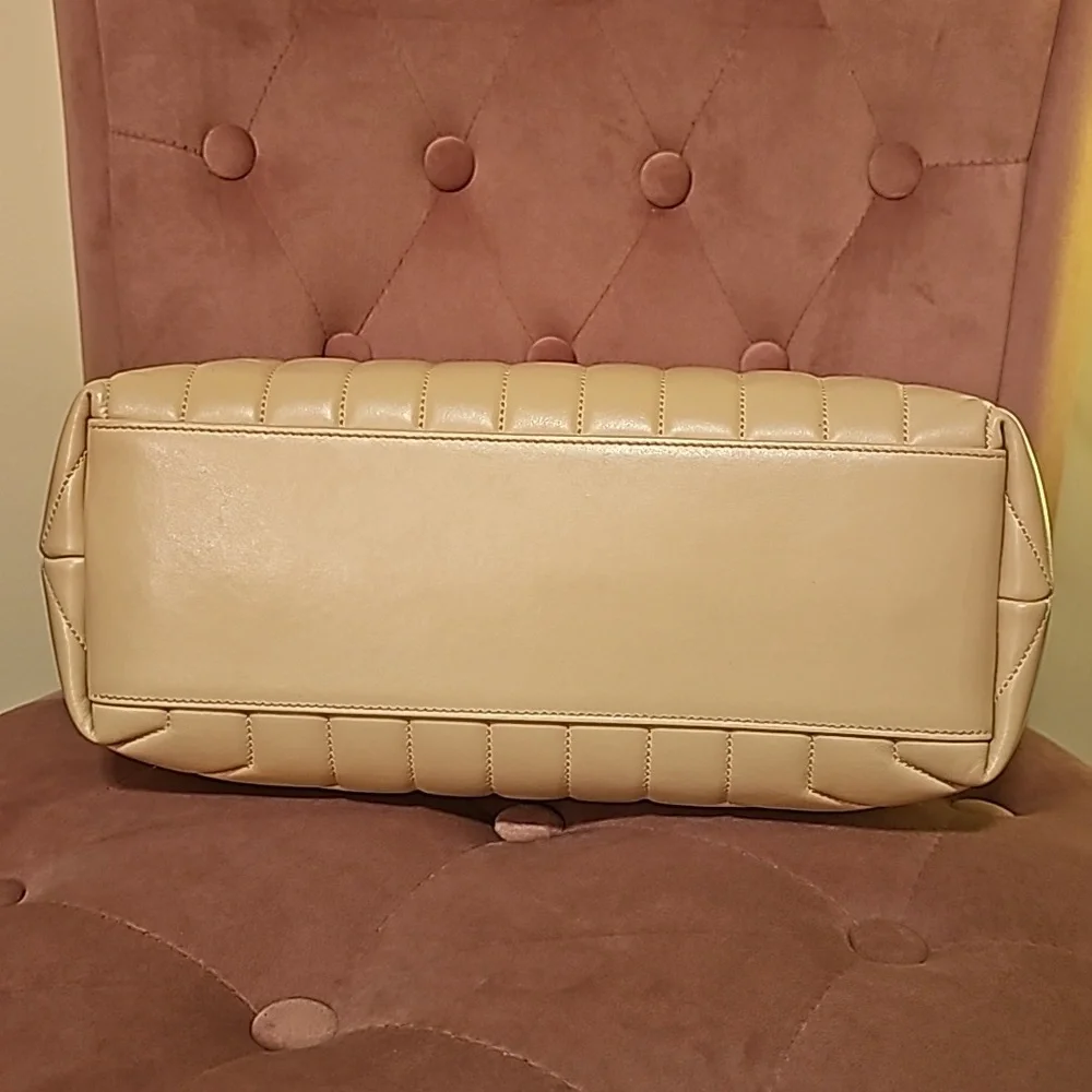 Authentic Saint Laurent Medium Loulou Shoulder Bag - Picture 7 of 17